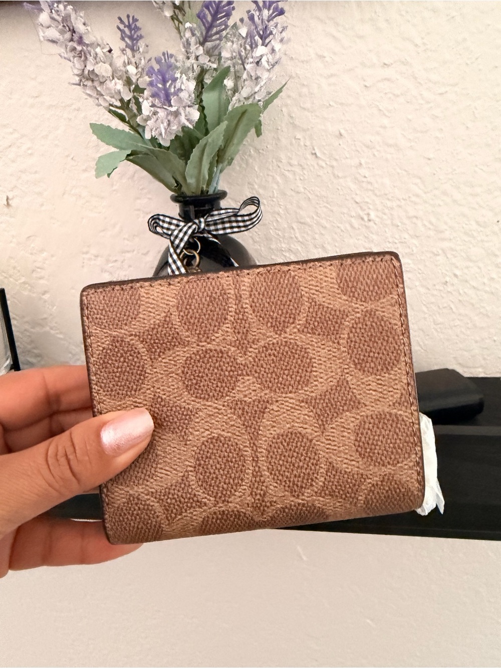 COACH Snap Wallet
In Signature Canvas - Picture 3 of 8
